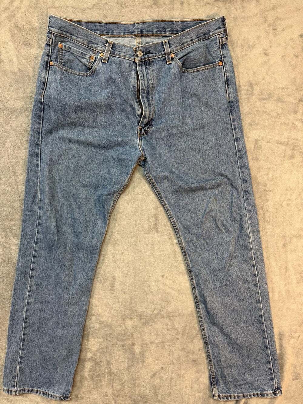 Levi's 501 Straight Leg Blue Jeans Medium Wash Denim made 2022